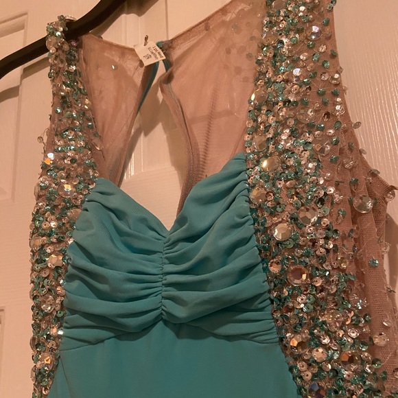 Windsor Prom Dress - Picture 2 of 4